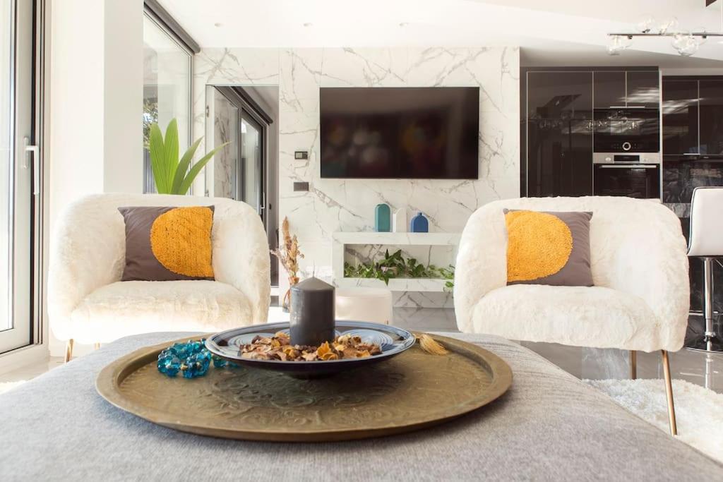 Luxury Acropolis View Apartment-Living Stone Black Pearl Афіни Екстер'єр фото